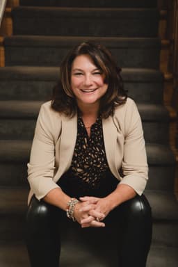 Rhonda Arnott